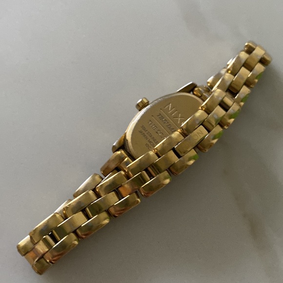 Nixon Tiny Dancer Scarlet gold wrist watch - Picture 2 of 2